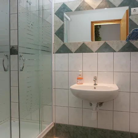 Paratlan Apartmanhaz Apartmán *