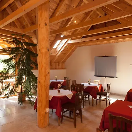 Paratlan Apartmanhaz * Szilvasvarad