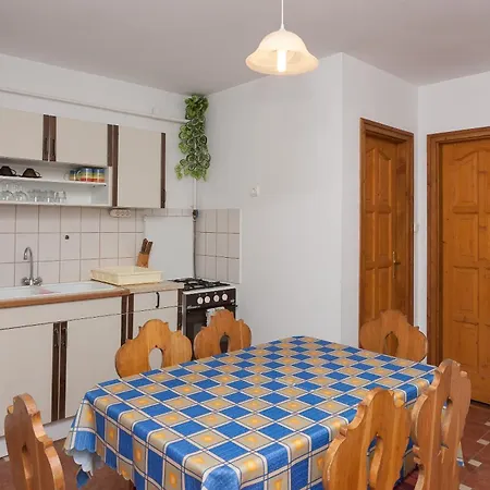 Paratlan Apartmanhaz Apartment *