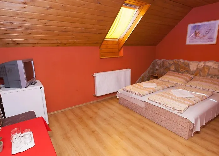 Paratlan Apartmanhaz דירה Szilvásvárad